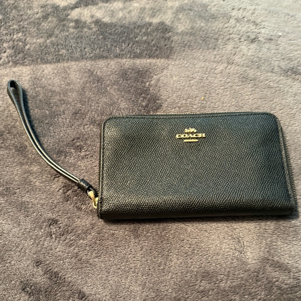 Like New Coach Black Wristlet/Wallet